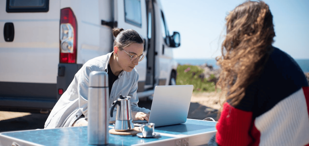 Breaking free from the 9-to-5 grind and living life on your own terms as a Freelance Laptop Nomad