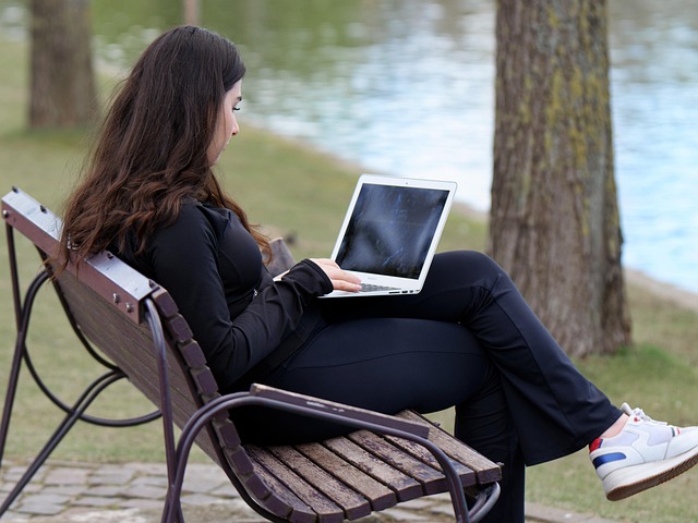 Freelance Laptop Nomadic Lifestyle